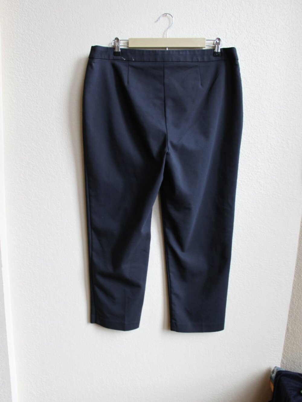 Fabulously Slimming by Chicos Black Ankle Slacks 2.5 37X26"